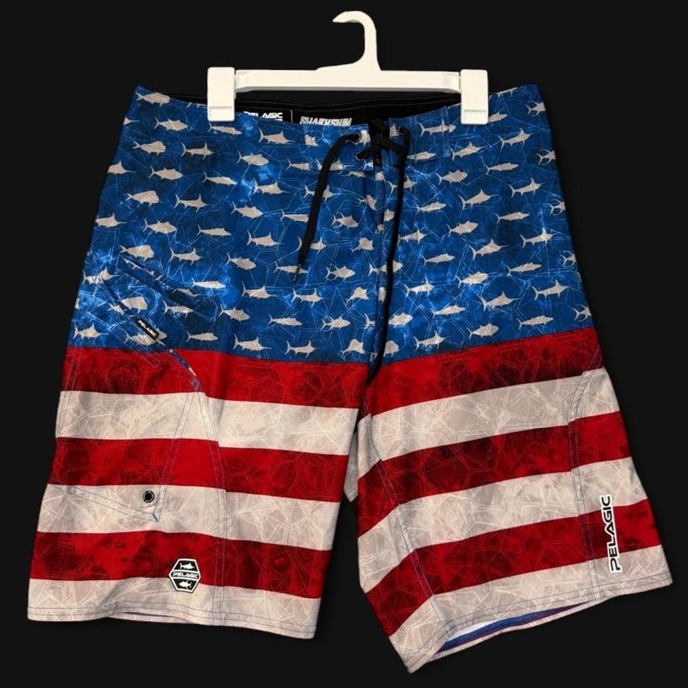 Pelagic Americamo Sharkskin Boardshorts Mens 34 American Flag Fish Camo Swim